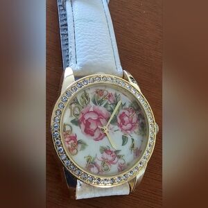 Rhinestone Golden Tone White Leather Band Rose Women watch